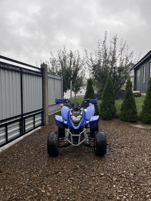 Vand atv 250 albastru