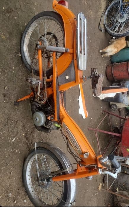 Vând moped motobecan