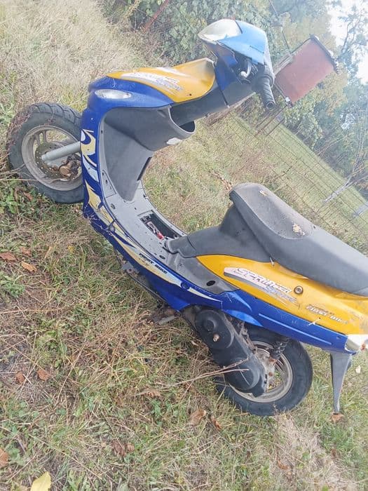 Vând scuter First Bike pentru piese
