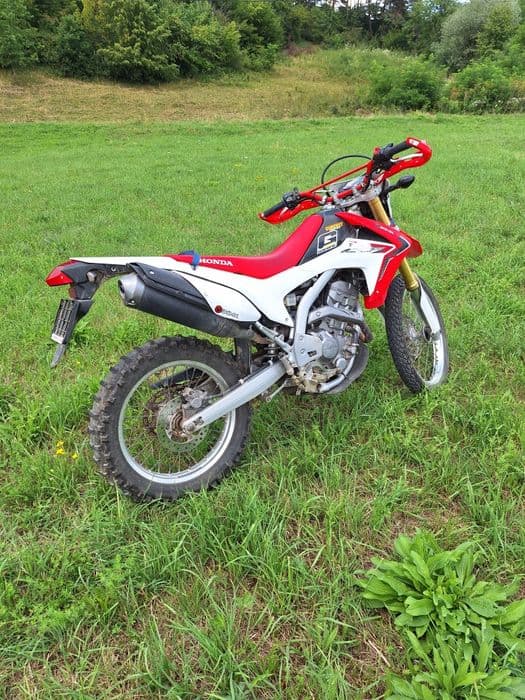 Vând Honda crf 250l înmatriculată