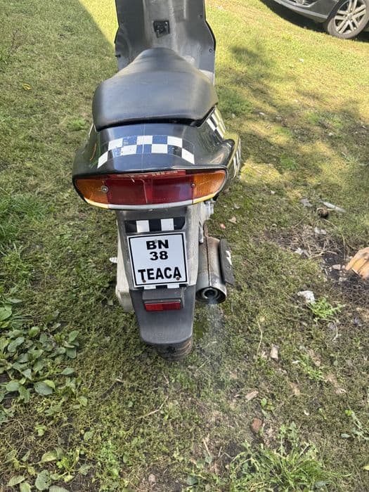 Vand sau schimb scuter aprilia