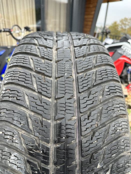 Vand Roti Iarna 255 60 18 Land Rover Freelander  cu anvelope Nokian