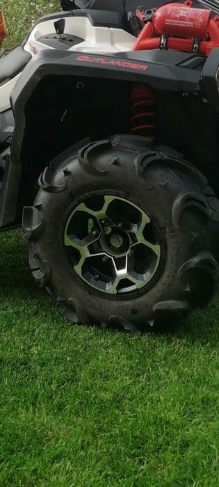 Vând roți Can Am Outlander