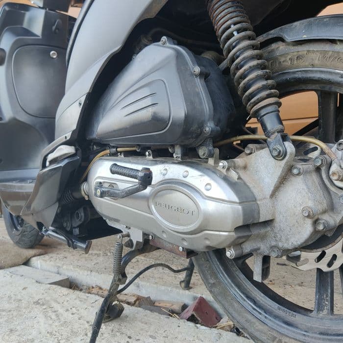 Scuter Peugeot Tweet RS 50 4T