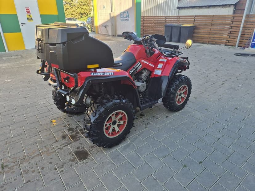 ATV CAN AM  bombardier  650 cc