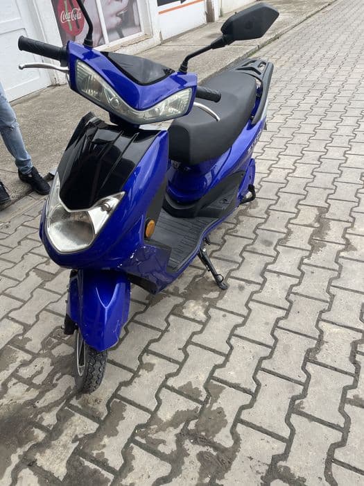 Scuter electric fara permis autonomie 30km viteza 30 arata 5-/10