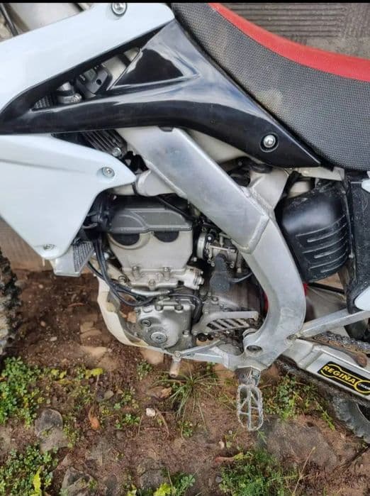 Vand sau schimb Suzuki RMZ 250