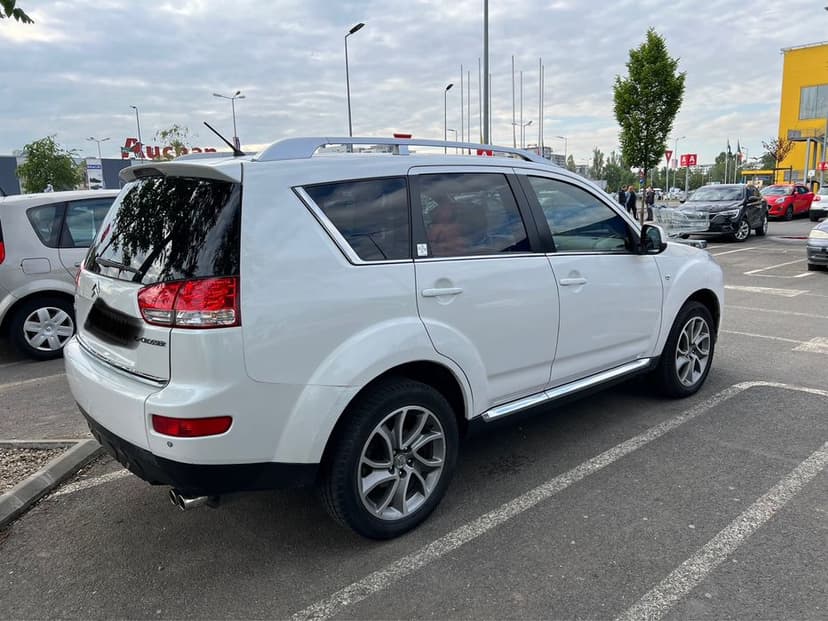 Citroen C-Crosser 2011 (Mitsubishi) 2.2 diesel automat