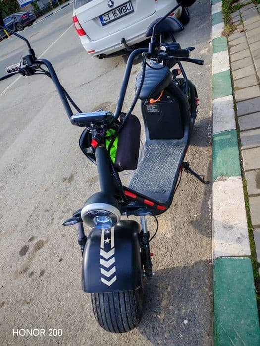 Scuter electric Chopper 1500W, neînregistrabil, 25 km/h, baterie litiu