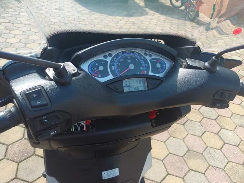 Scuter Yamaha XMax 250