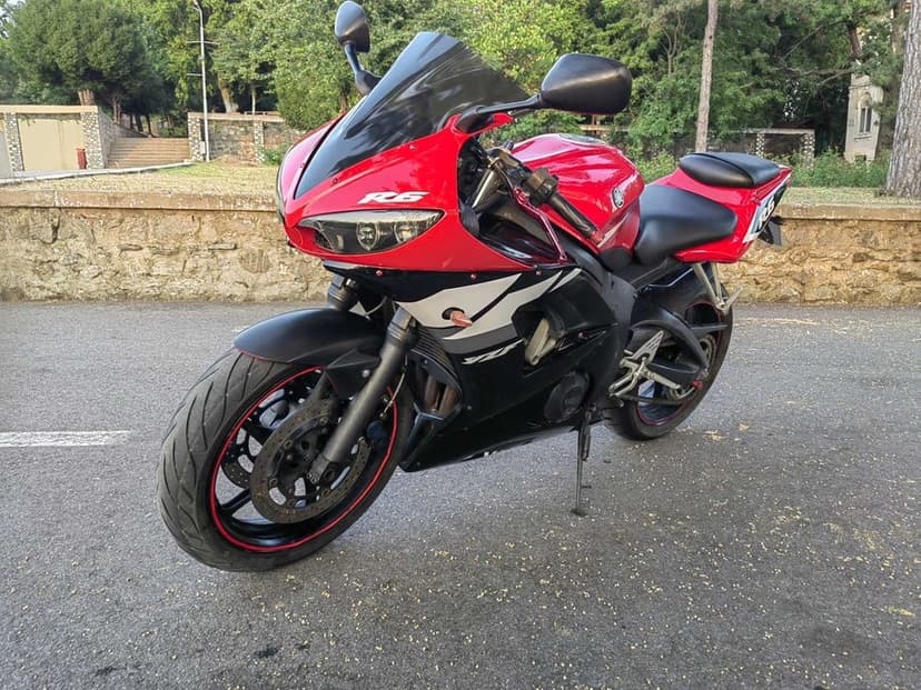 Vând sau schimb Yamaha yzf r6