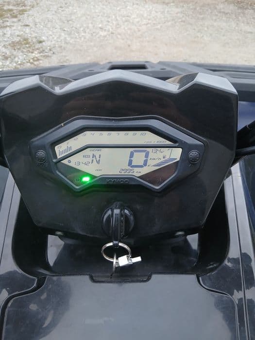 Vând atv marca kymco 550c