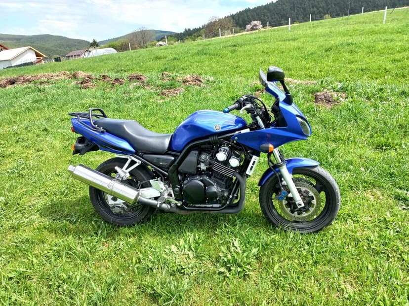 Vînd Yamaha Fz600 Fazer an 2003 sau schimb