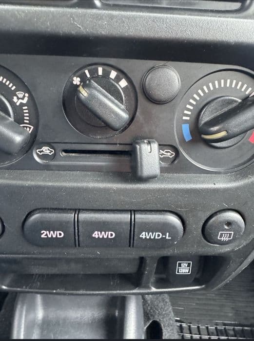 Suzuki Jimny Primul proprietar în RO, importată din Germania.