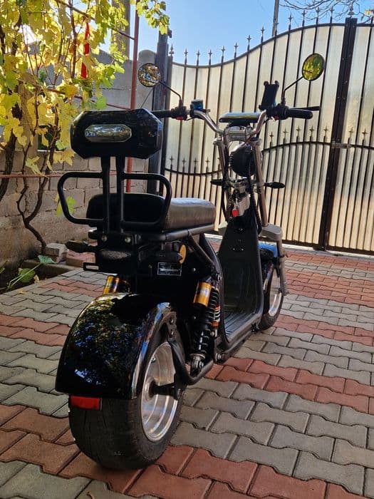 Vand scuter electric