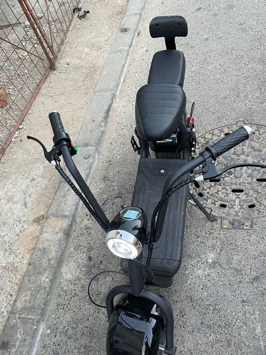 Vand Scuter electric in stare bune