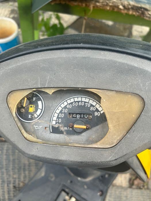 Vând 2 scutere, 500 lei fix, ambele