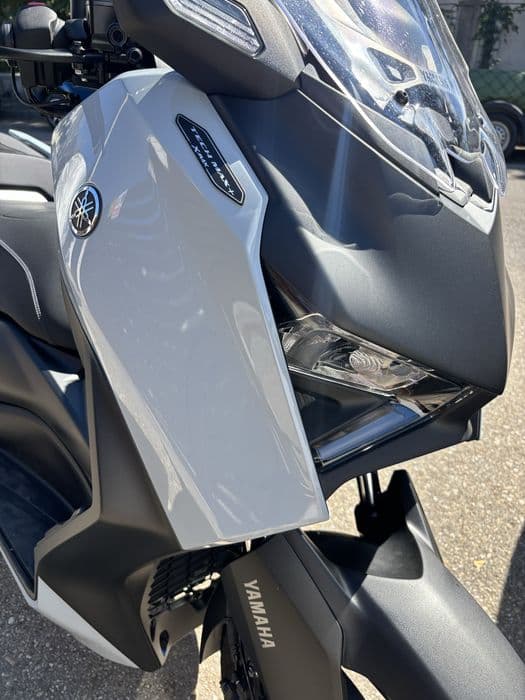 X max 300 tech max + 2025 garantie 2028