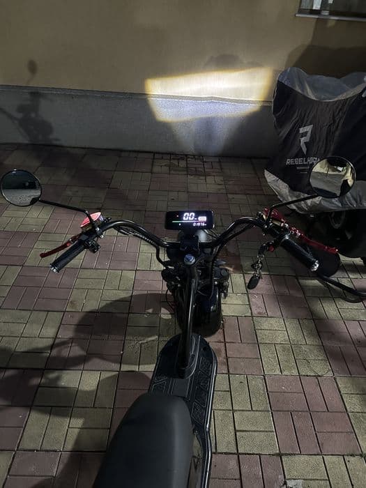 Vand scuter electric