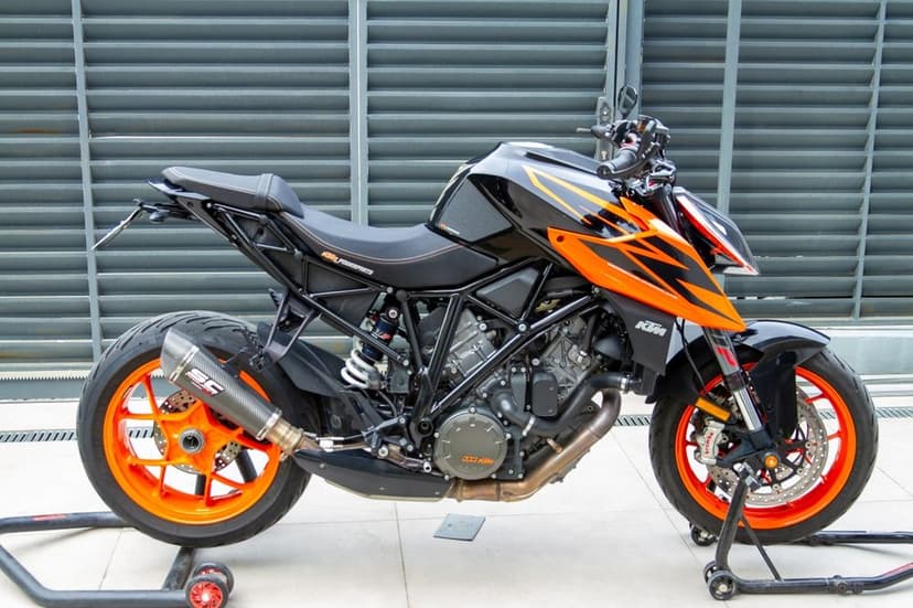 Vand KTM 1290 Superduke R - ABS, Traction control, Keyless go