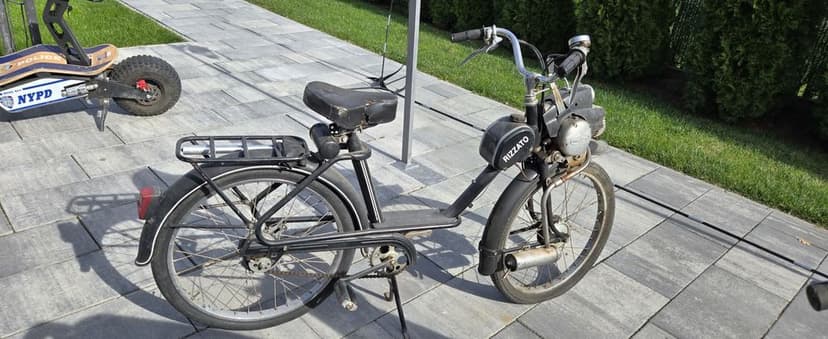 de vânzare scuter și bicicleta cu motor