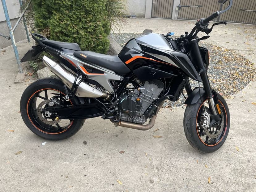 Motocicleta Ktm duke 790