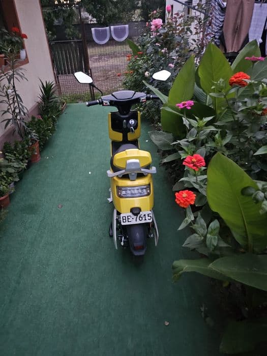 Vând scuter next nx1