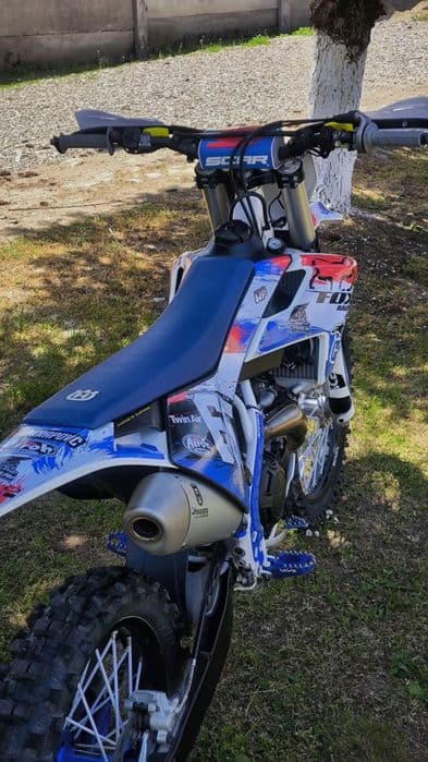 Vând Husqvarna FC450