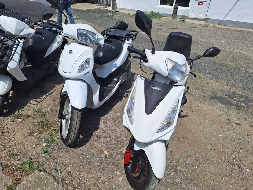 Vand Scuter in 6 rate. 125 cc, ABS, benzina, an 2023, 1650 euro
