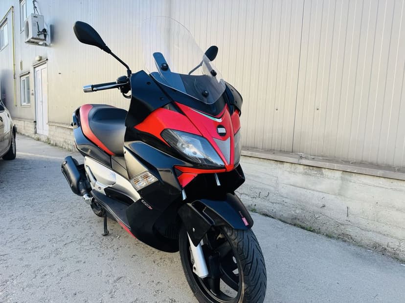 RATE FIXE fara avans Aprilia SR-MAX 125 cat B Livrare GRATUITA Buyback
