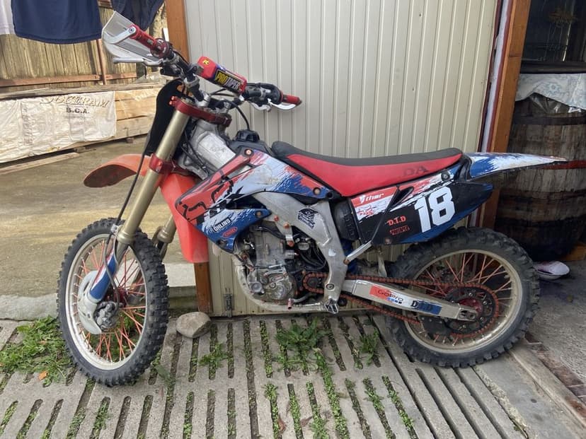 Honda CRF 450 full cross – hobby bike, perfect întreținut!