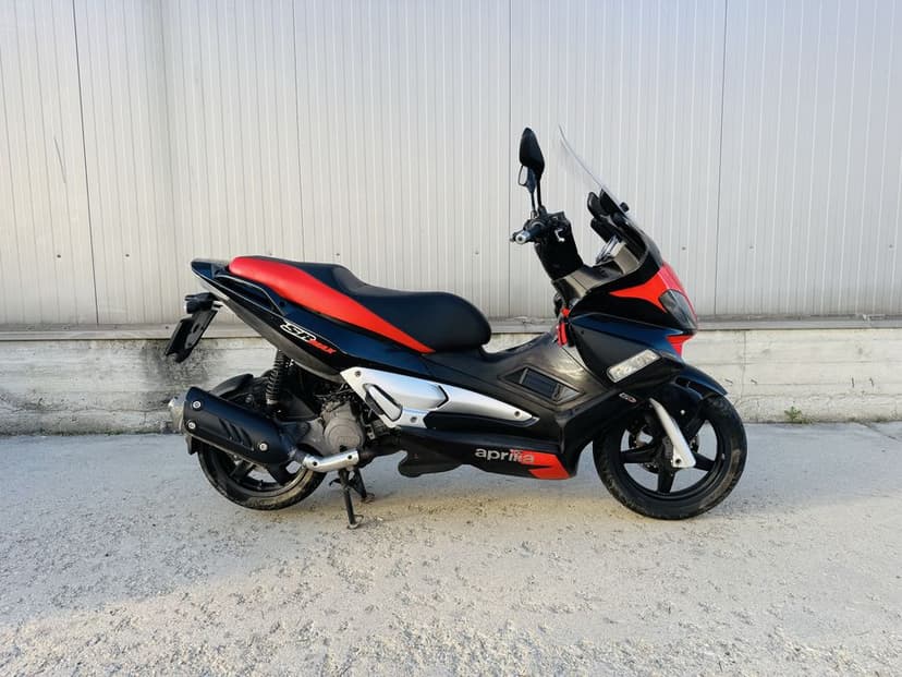 RATE FIXE fara avans Aprilia SR-MAX 125 cat B Livrare GRATUITA Buyback