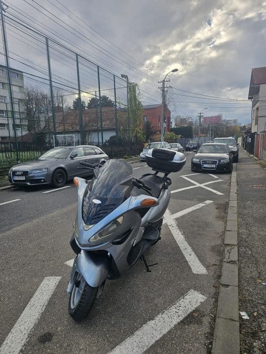 Vând scuter Malaguti Madison cat.B