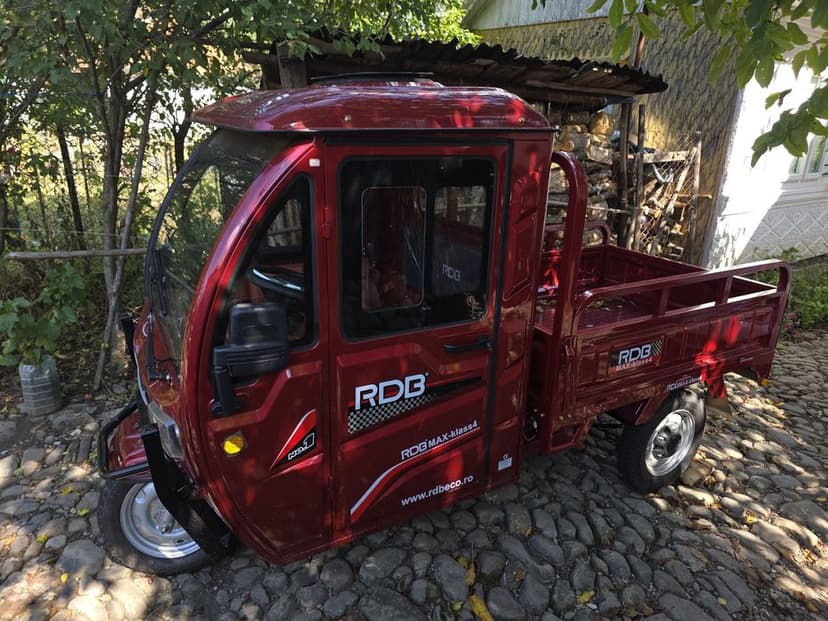 Triciclu electric cu volan, RDB MAX KLASS. Preț 14.7000 lei