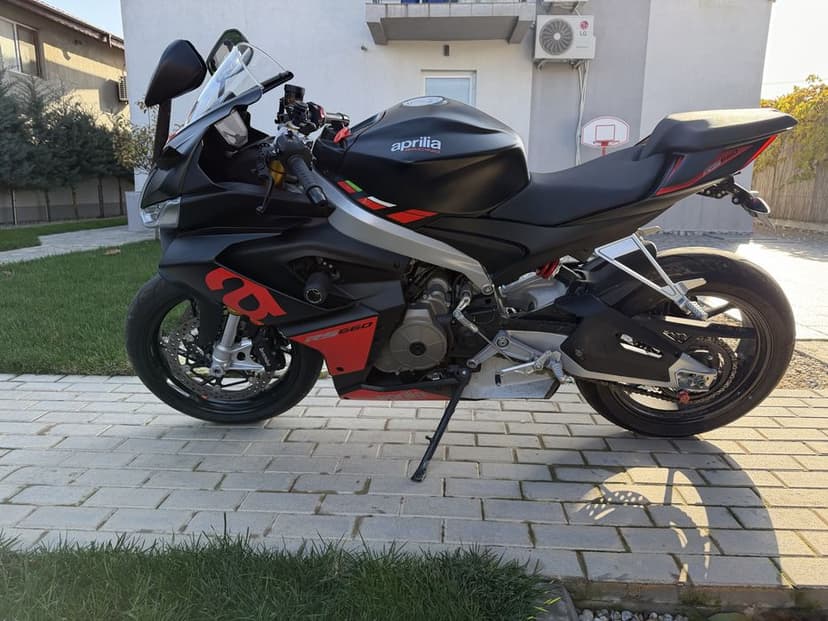Aprilia rs 660 2023