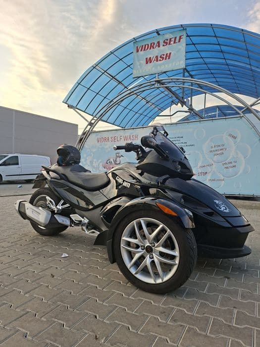 Can am spyder  bombardier semiautomat