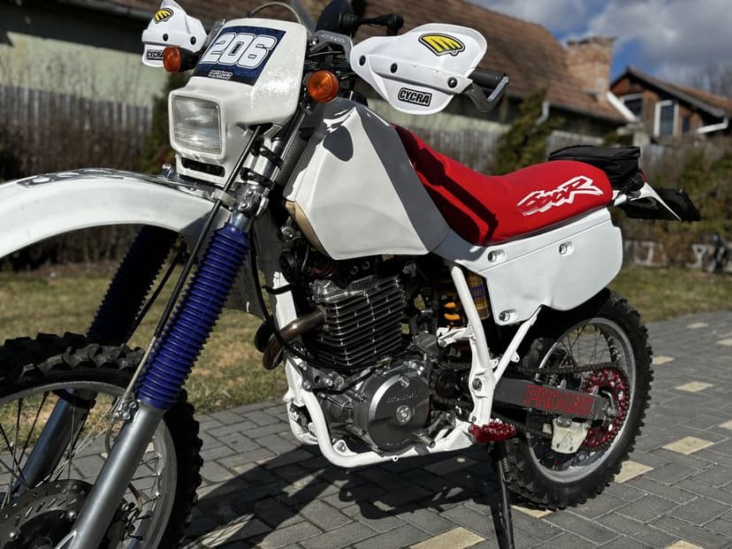 Honda XR600R enduro și supermoto