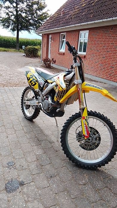 Cross Suzuki RM-Z250