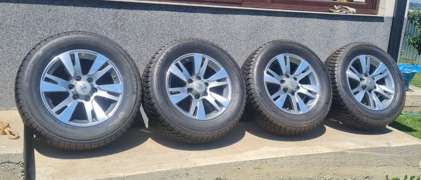Jante Toyota Hilux Land Cruiser cu anvelope iarna  265/65R18 M+S