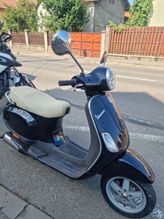 Scuter Vespa LX 50 ,2 T