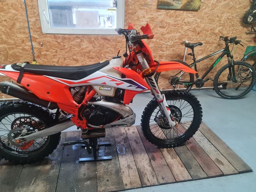 Ktm 300 exc tpi 2022 six days