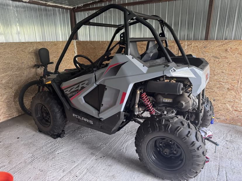 Polaris RZR 200 EFI