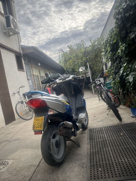 Vand scuter peugeot 2007