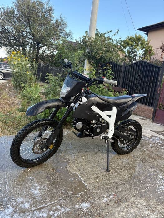 De vanzare moto cross 125