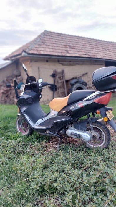 Vand scuter !!DEFECT!! (citiți descrierea)