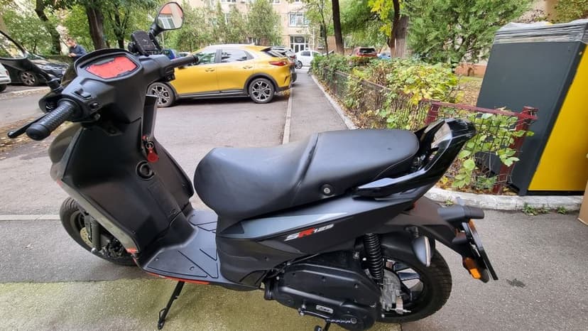 Scuter Aprilia SR 125 an 2025