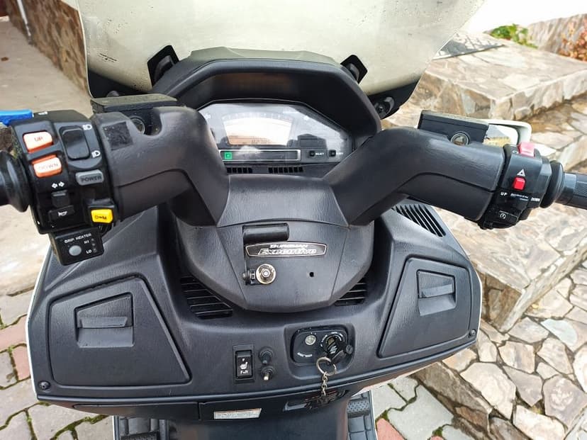 Vând Suzuki Burgman 650