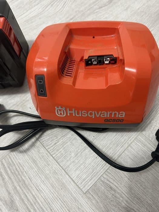 Husqvarna QC500 si B140 incarcator si acumulator