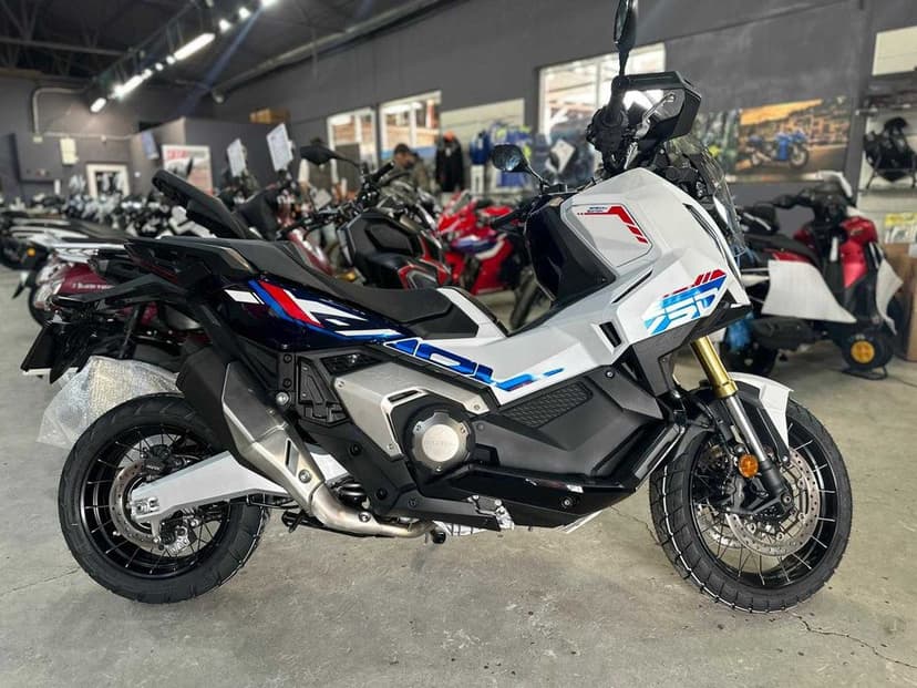 Honda X-ADV DCT 2026 nou 0 km - Honda Constanta by EST BIKE