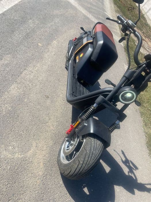 Vand scuter electric sau schimb cu E60